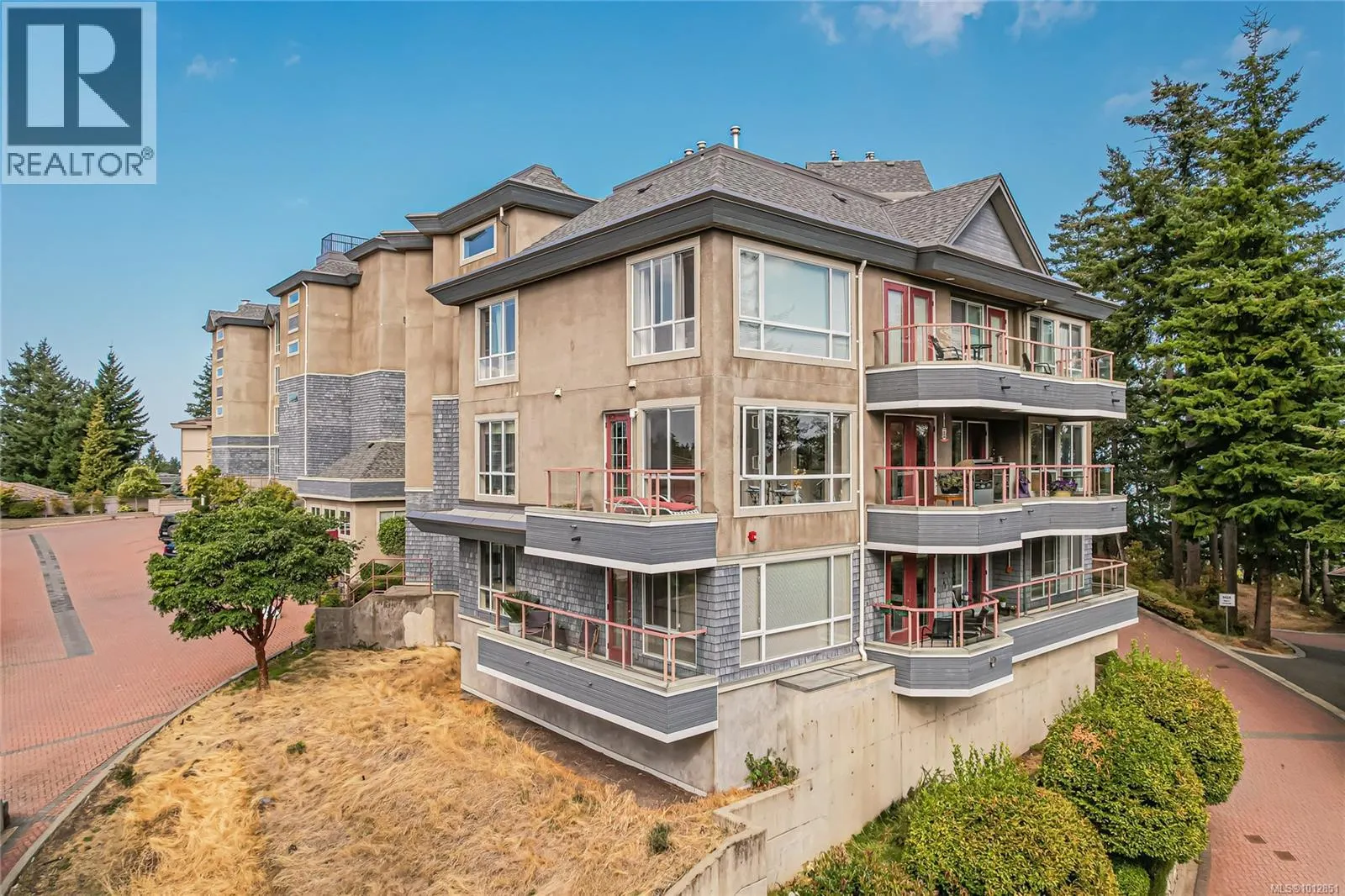 201 940 Boulderwood Rise