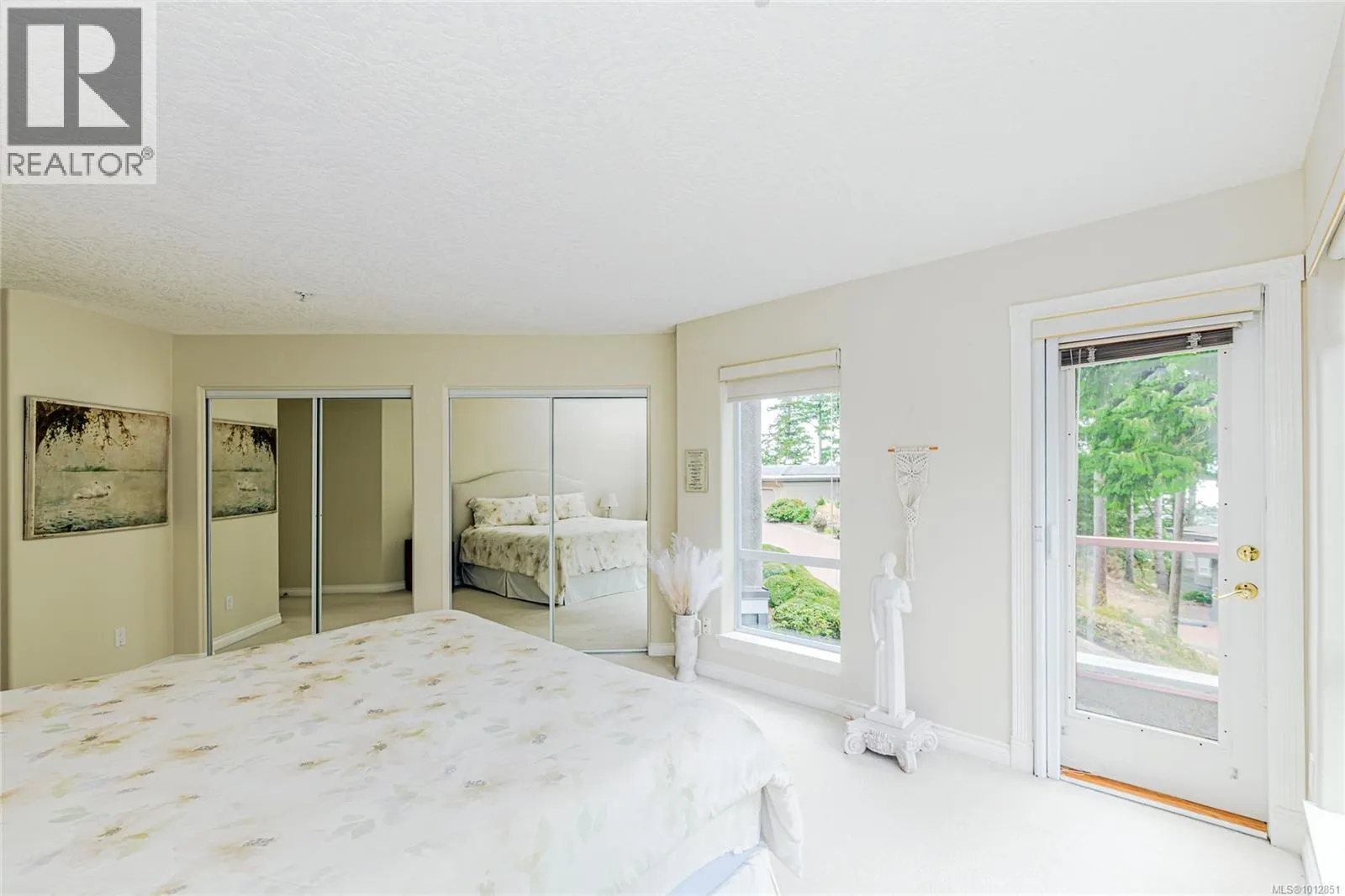 201 940 Boulderwood Rise