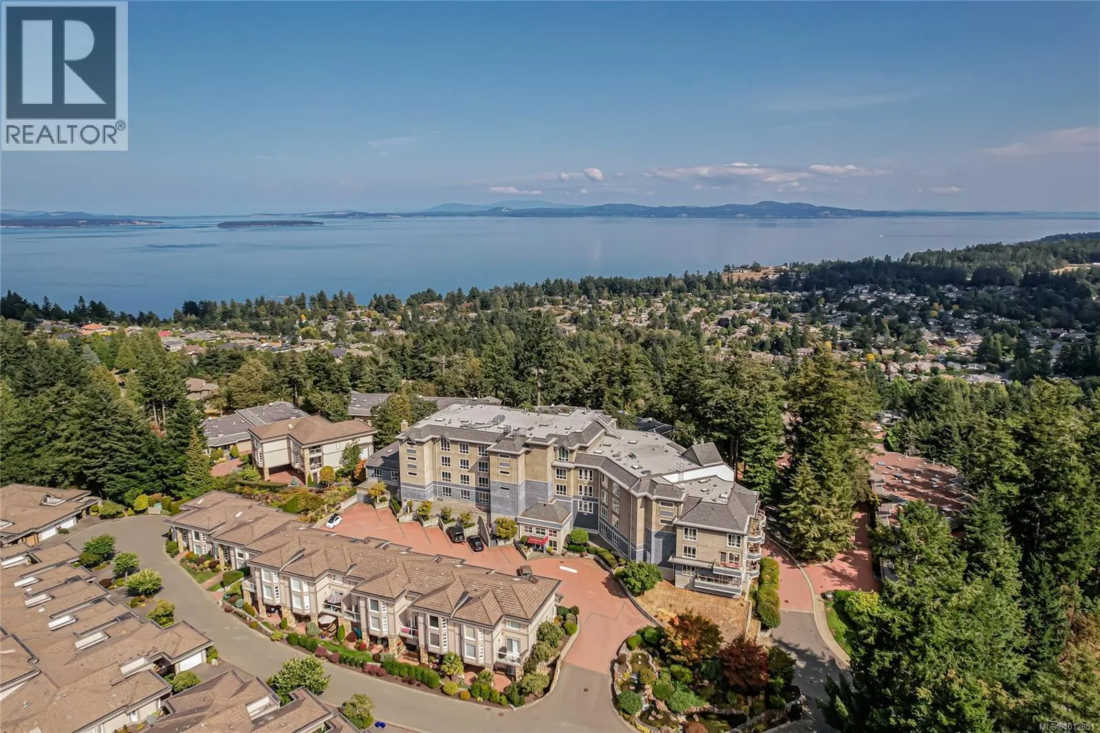 201 940 Boulderwood Rise