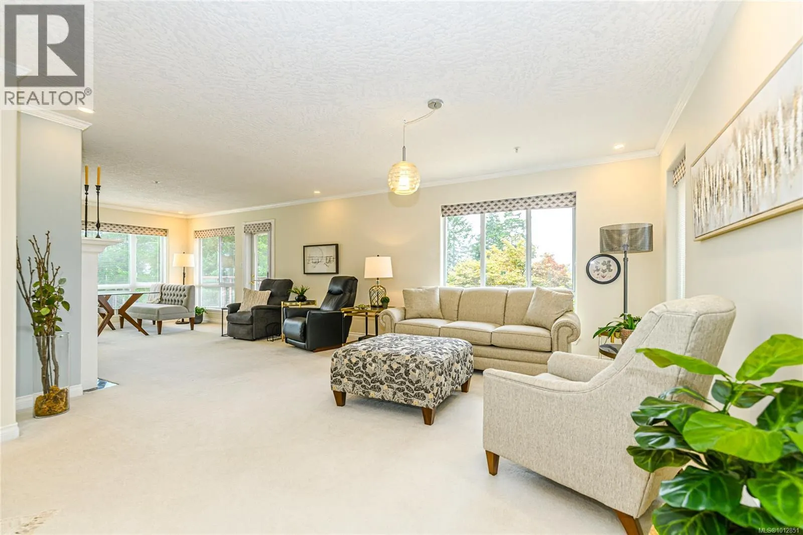 201 940 Boulderwood Rise