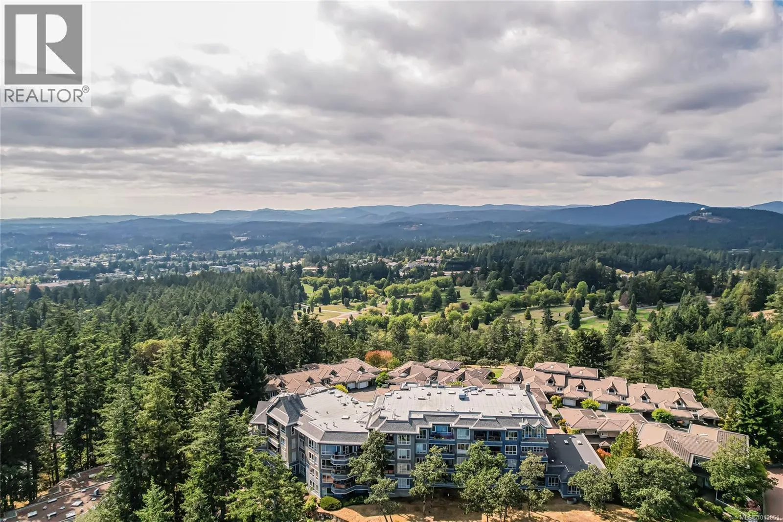 201 940 Boulderwood Rise