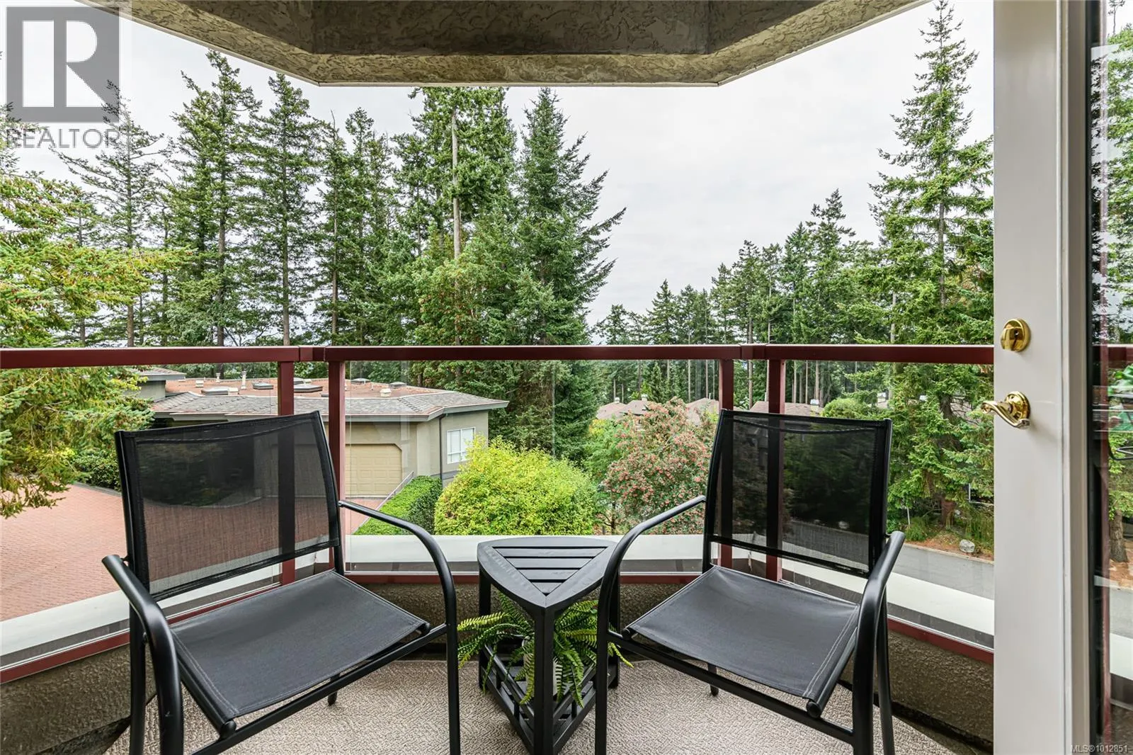 201 940 Boulderwood Rise