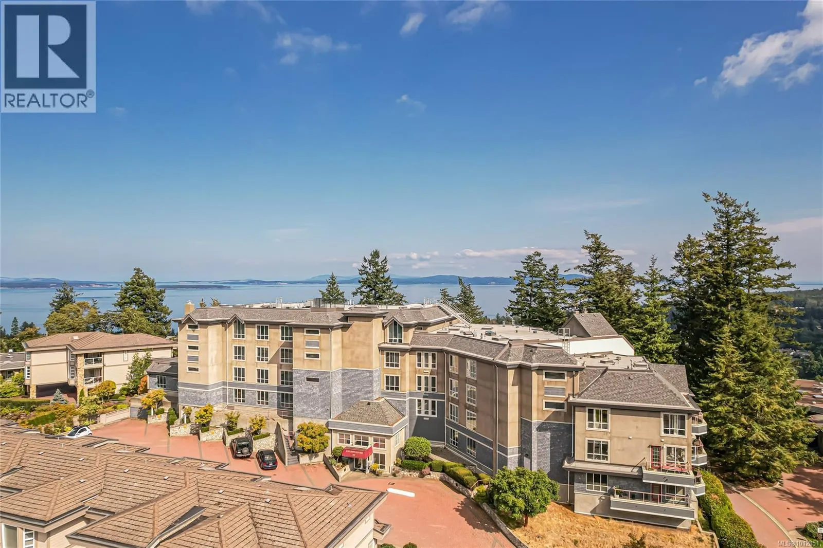 201 940 Boulderwood Rise