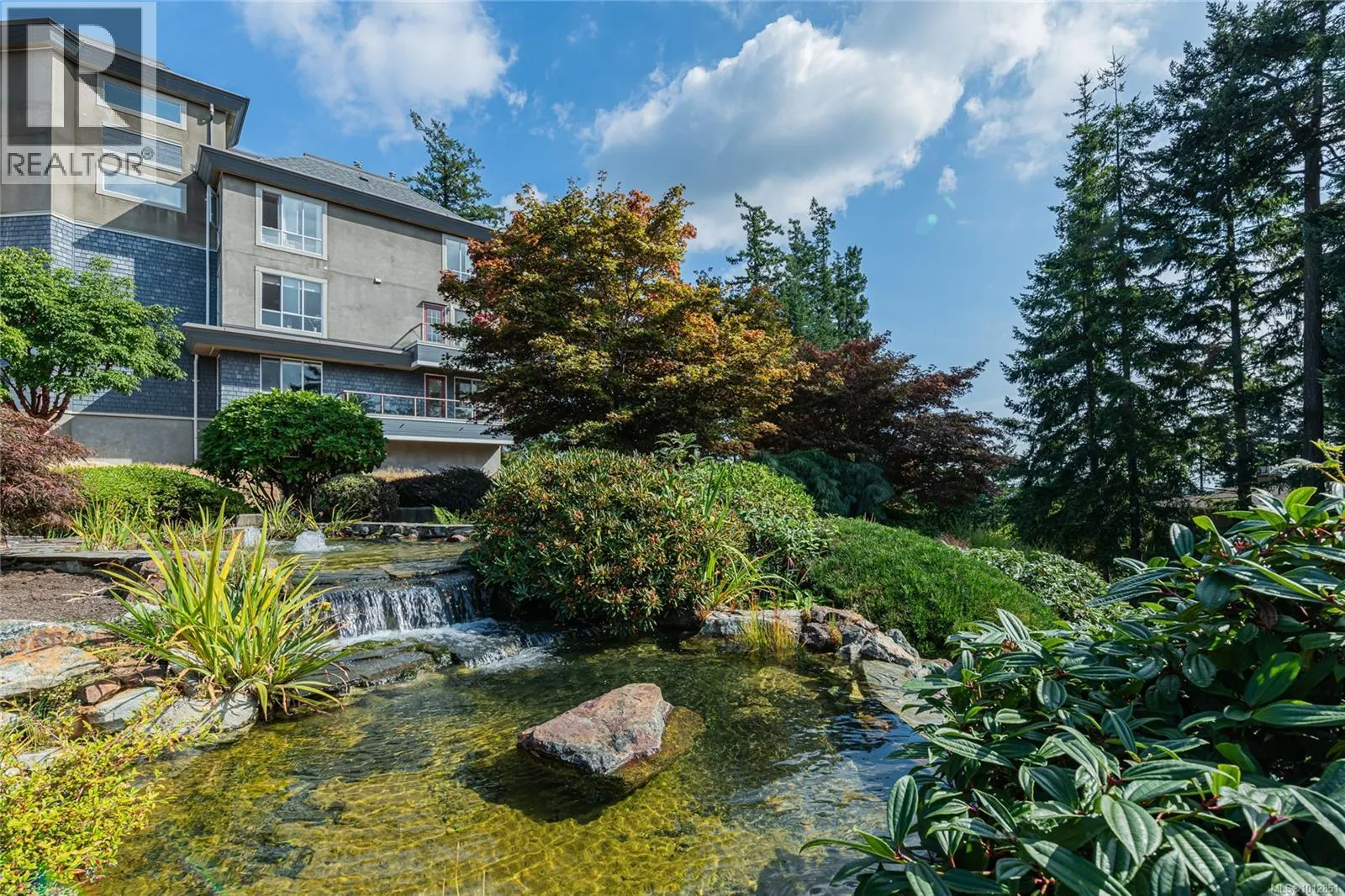 201 940 Boulderwood Rise