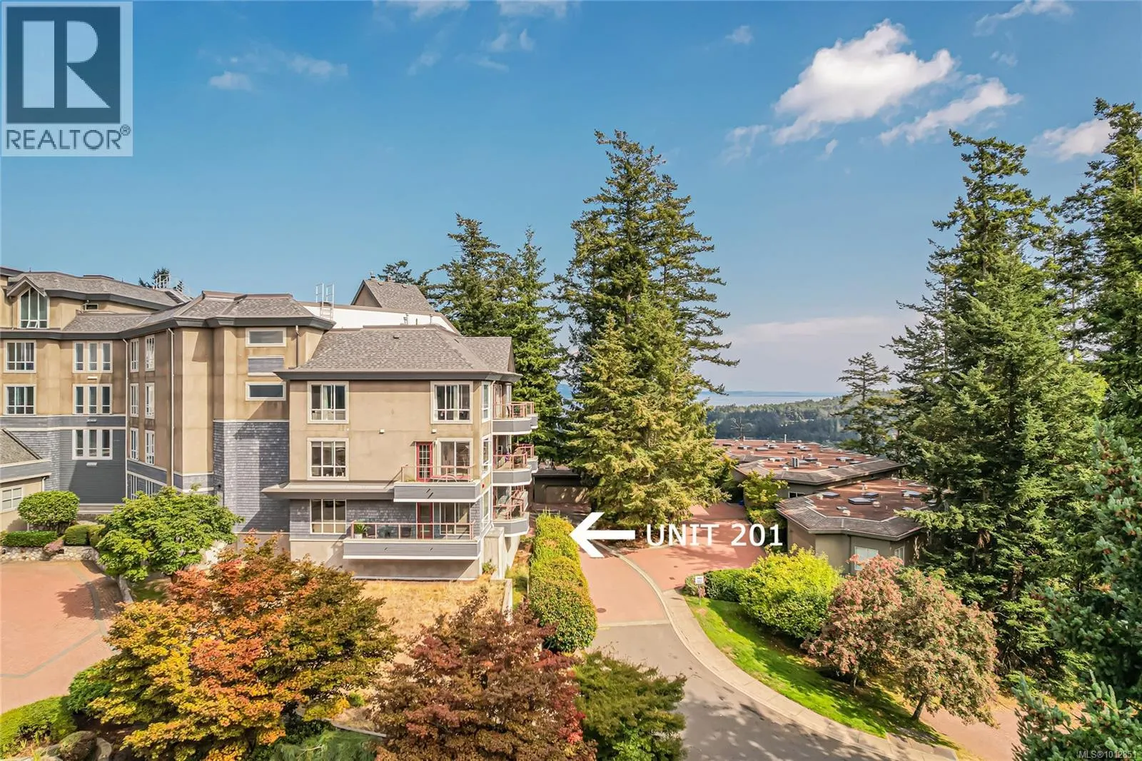 201 940 Boulderwood Rise