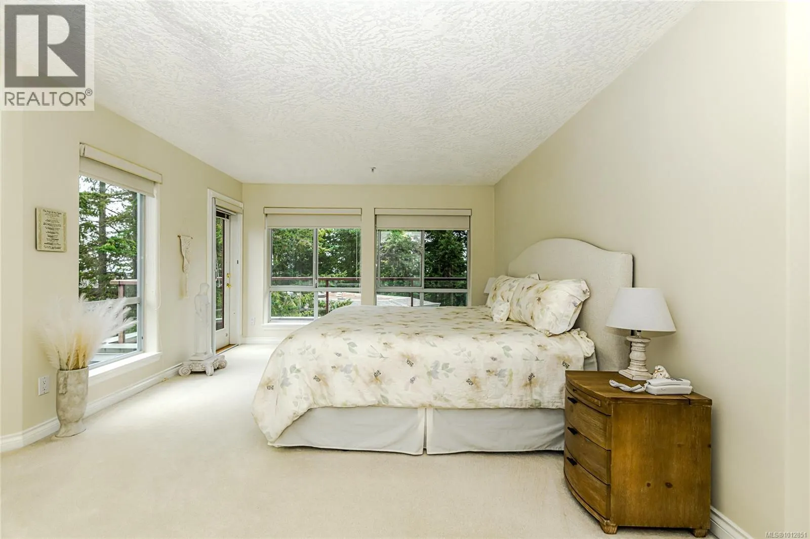 201 940 Boulderwood Rise