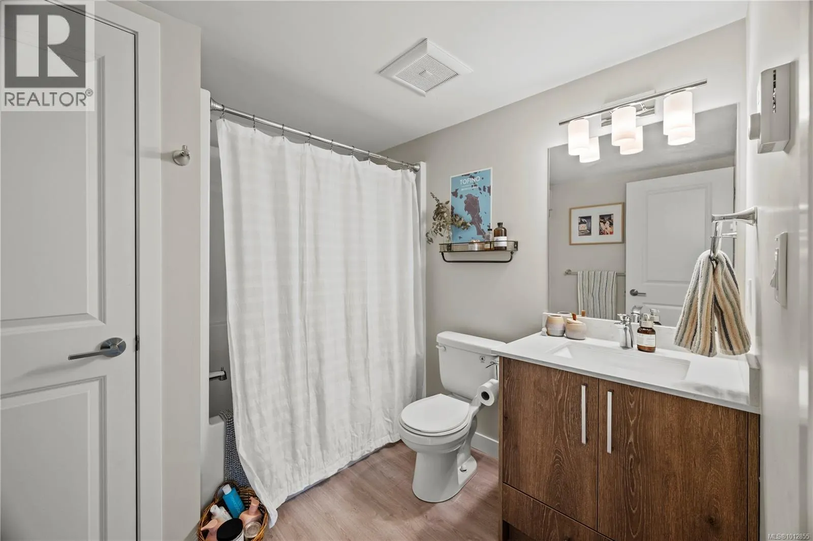 202 100 Presley Pl