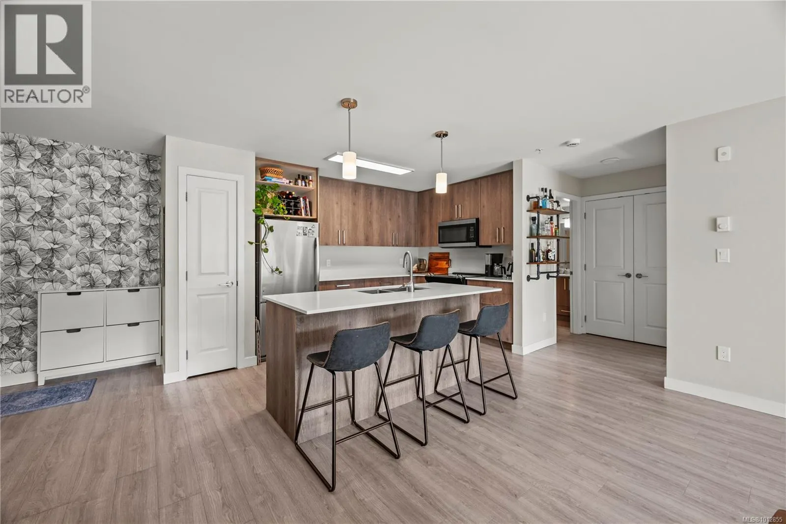 202 100 Presley Pl