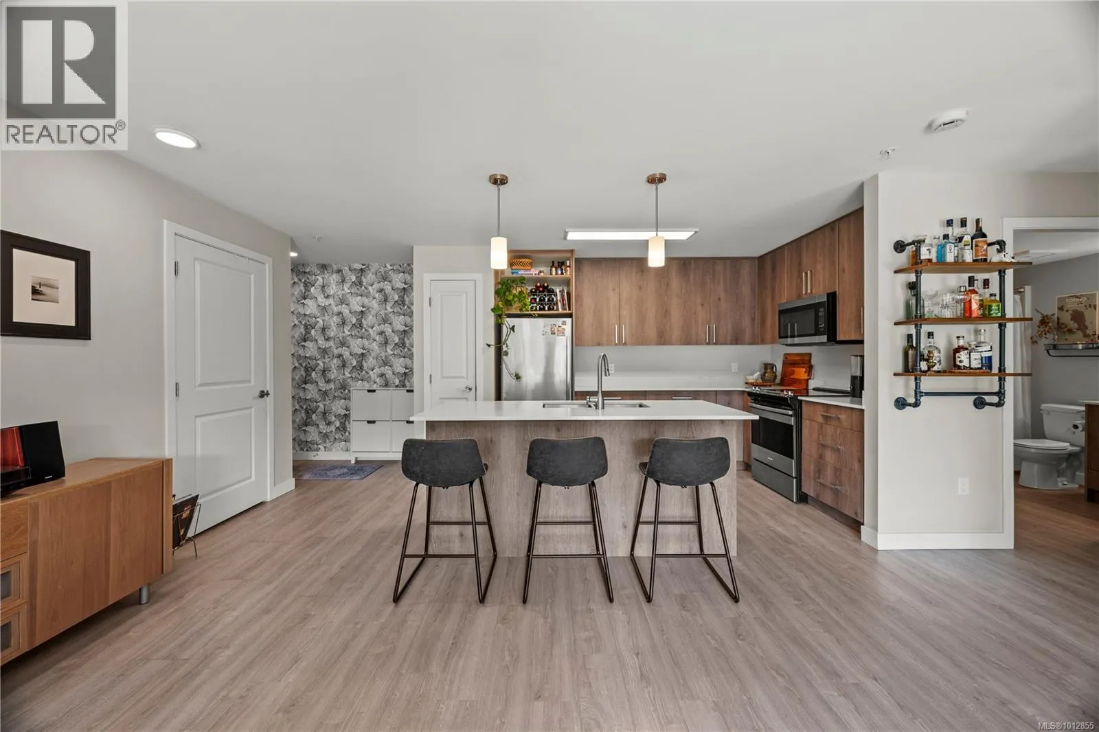202 100 Presley Pl