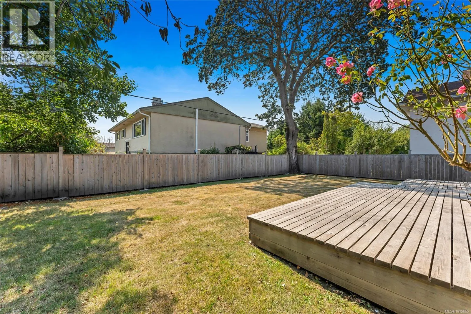 1717 Applewood Pl