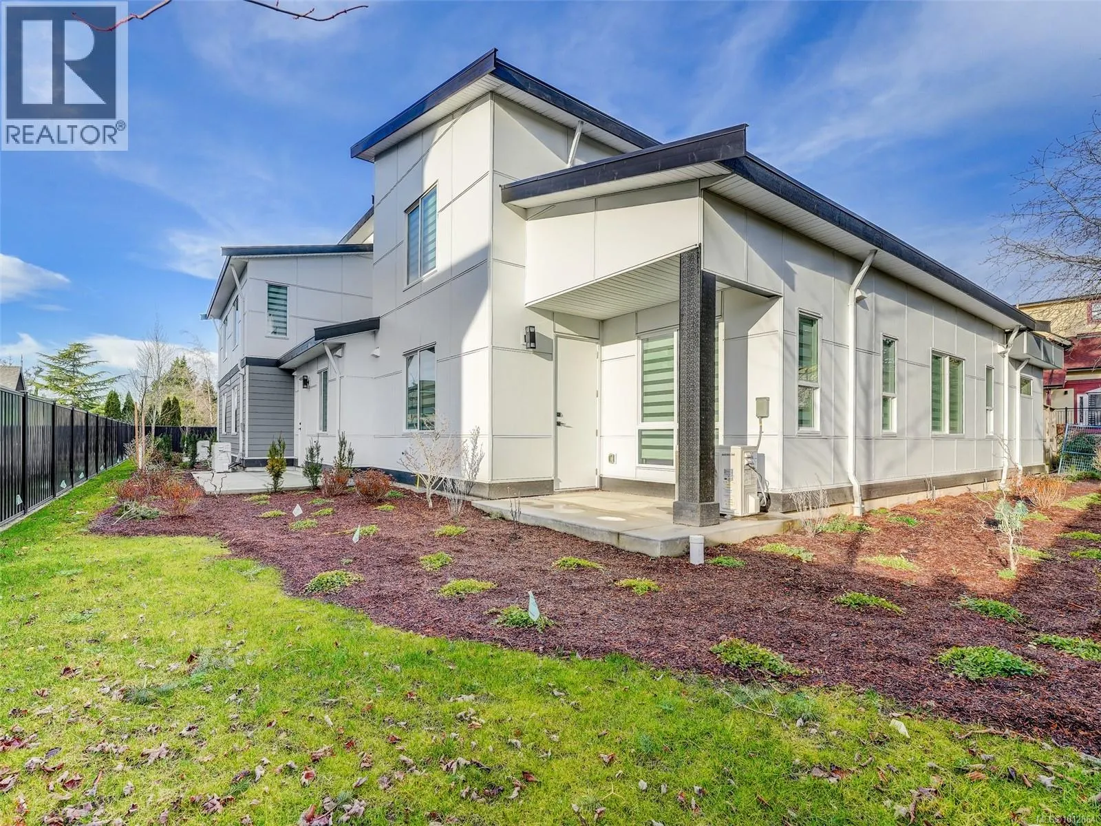 5 1171 Stelly's Cross Rd