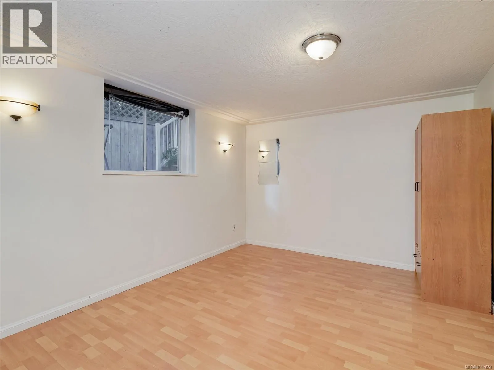 537 Fargo Pl
