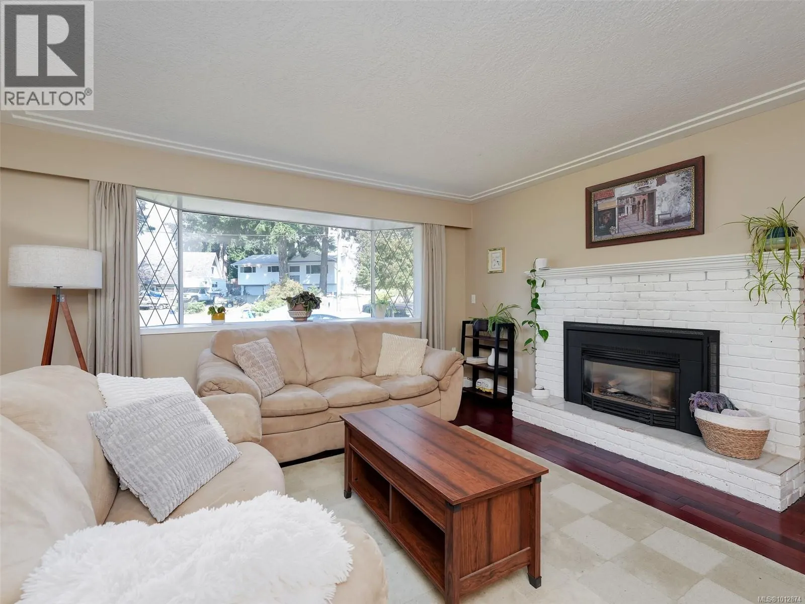537 Fargo Pl