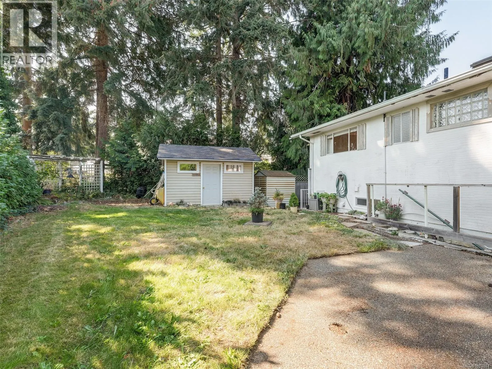 537 Fargo Pl