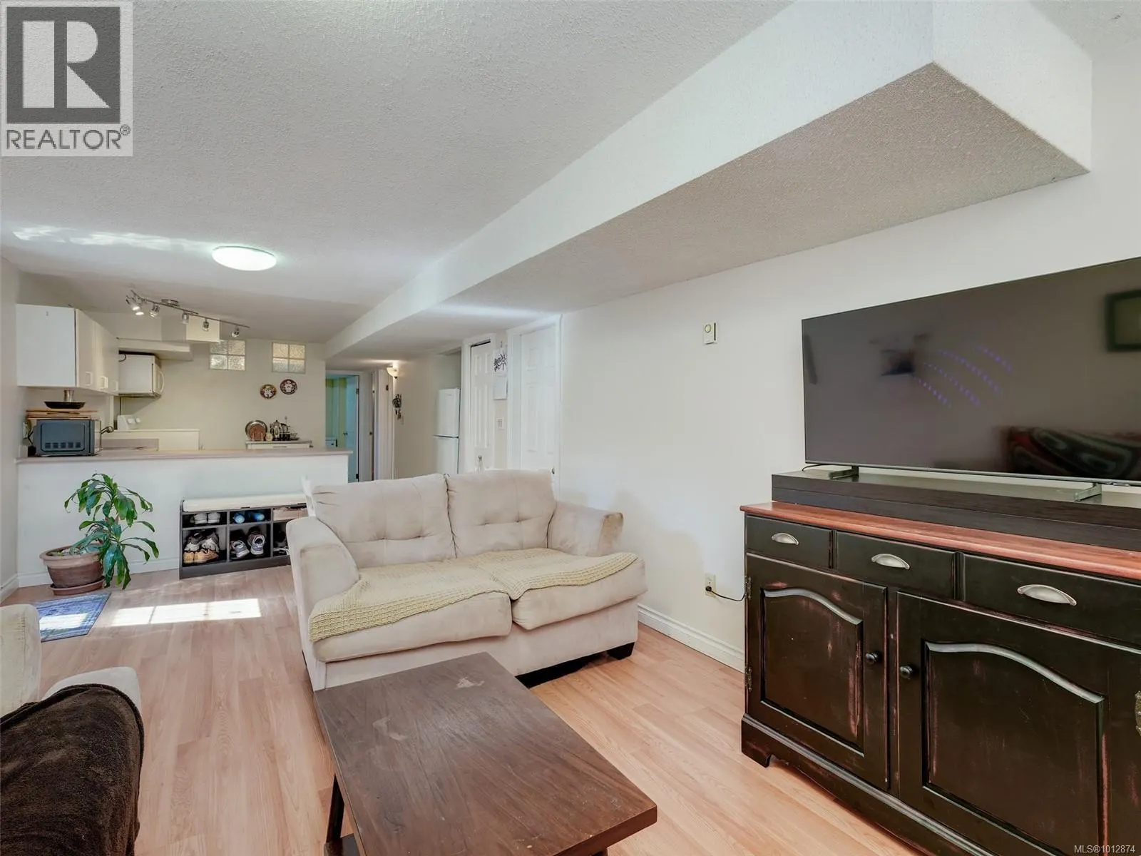 537 Fargo Pl