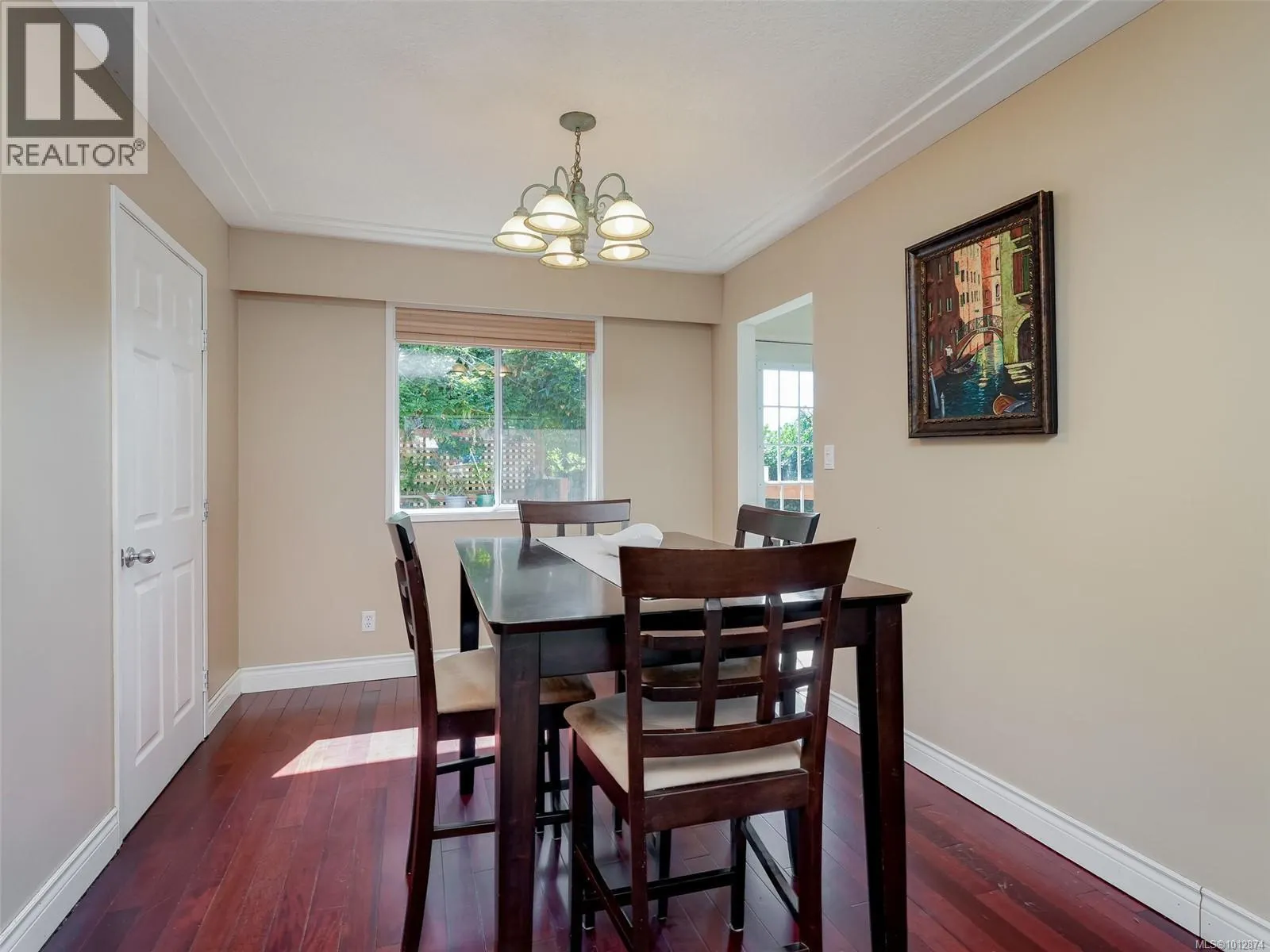 537 Fargo Pl