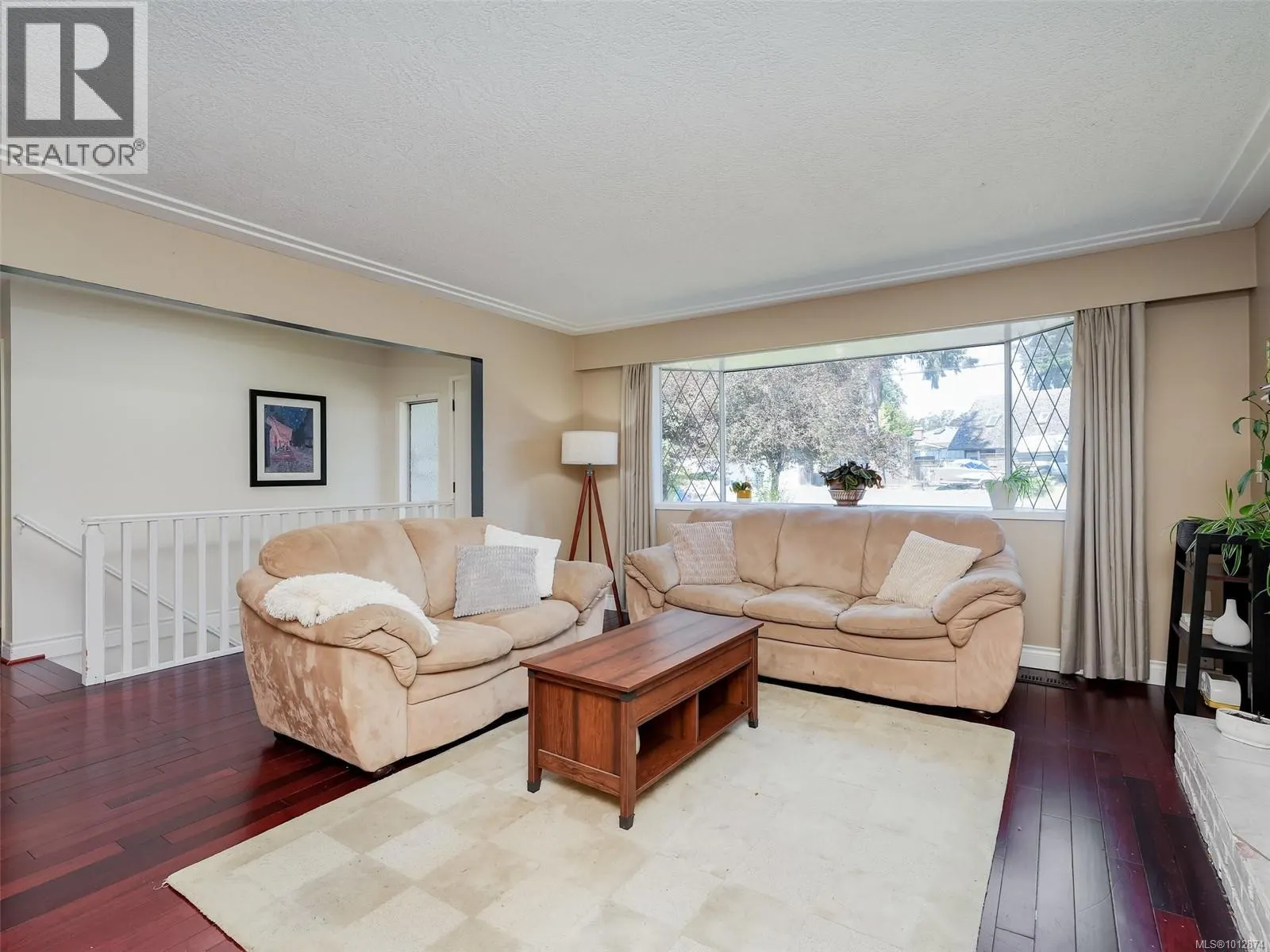 537 Fargo Pl