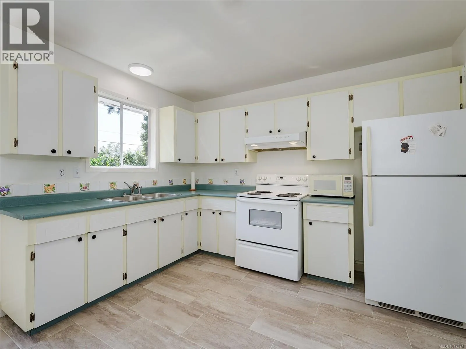 537 Fargo Pl