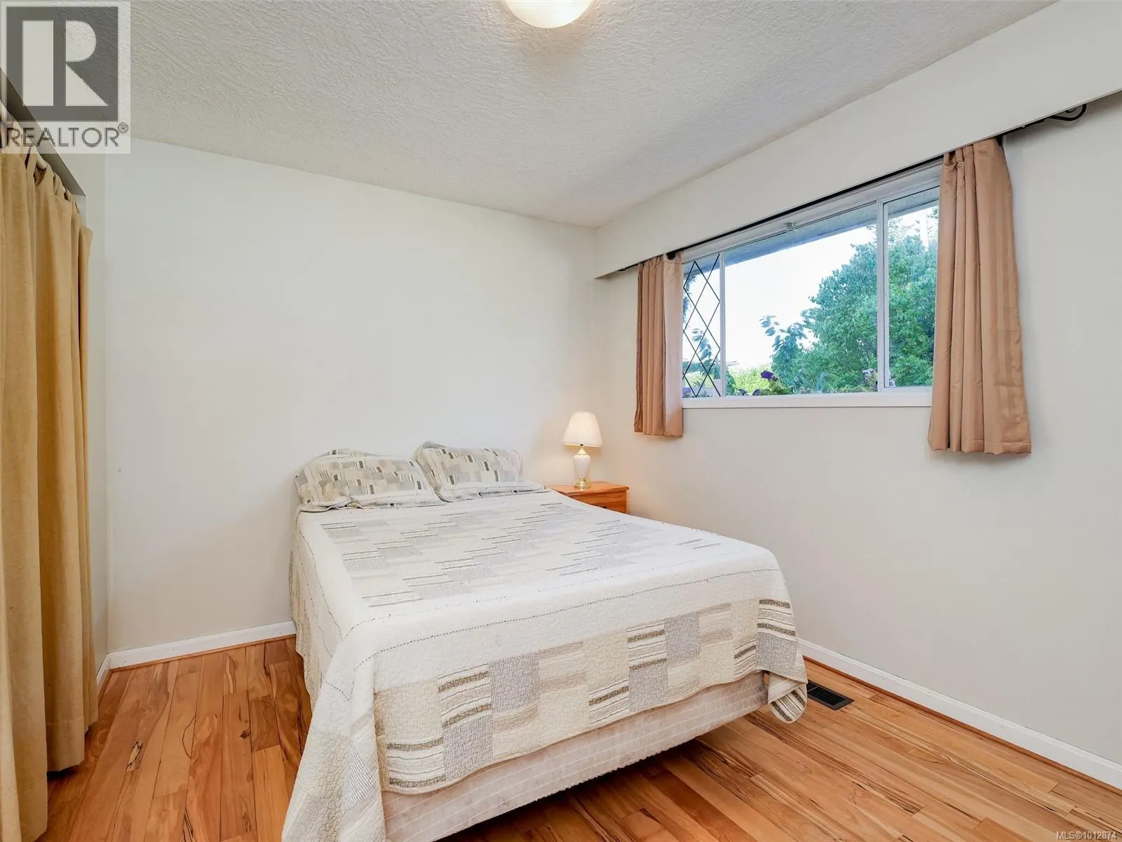 537 Fargo Pl