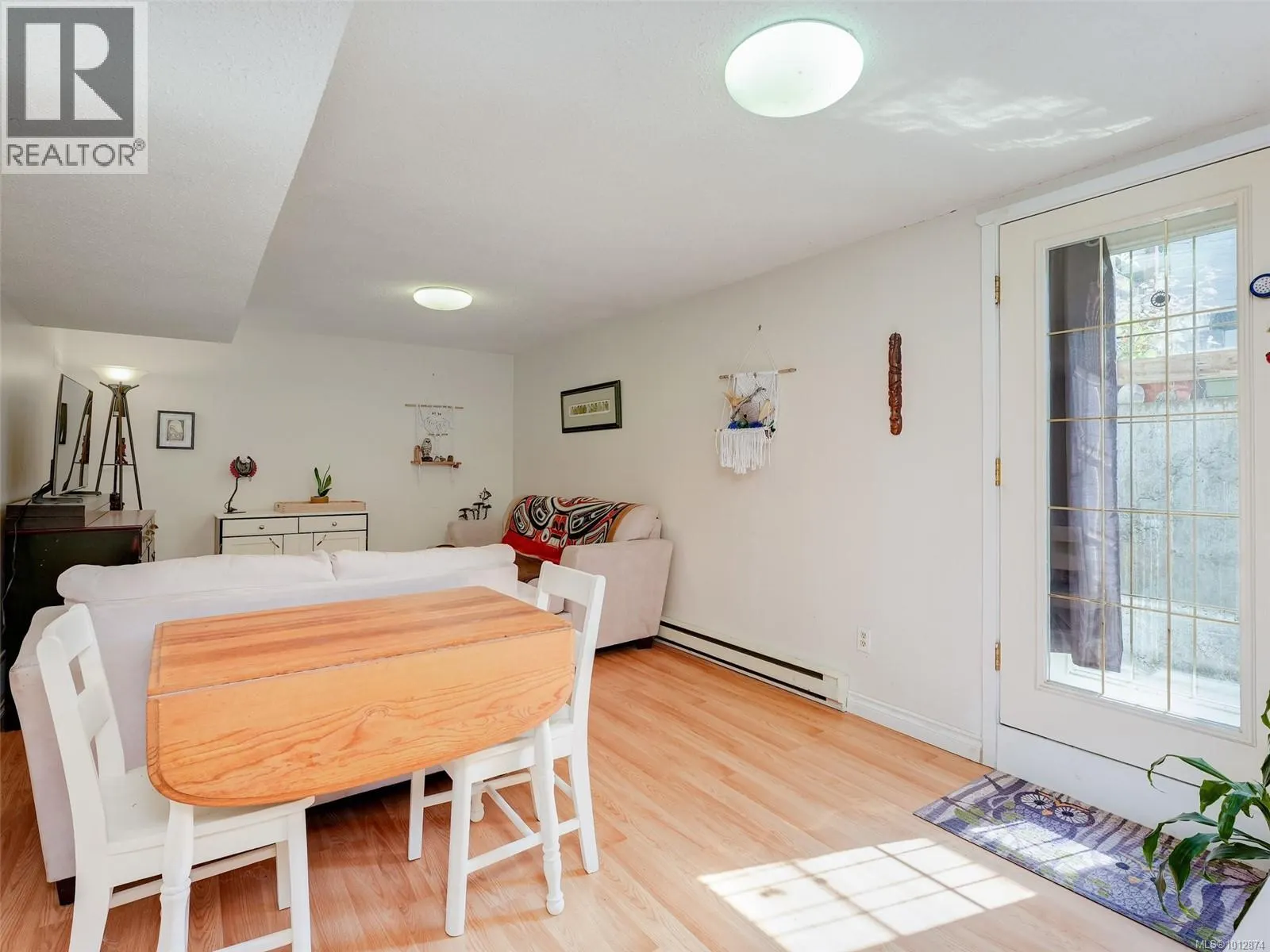 537 Fargo Pl