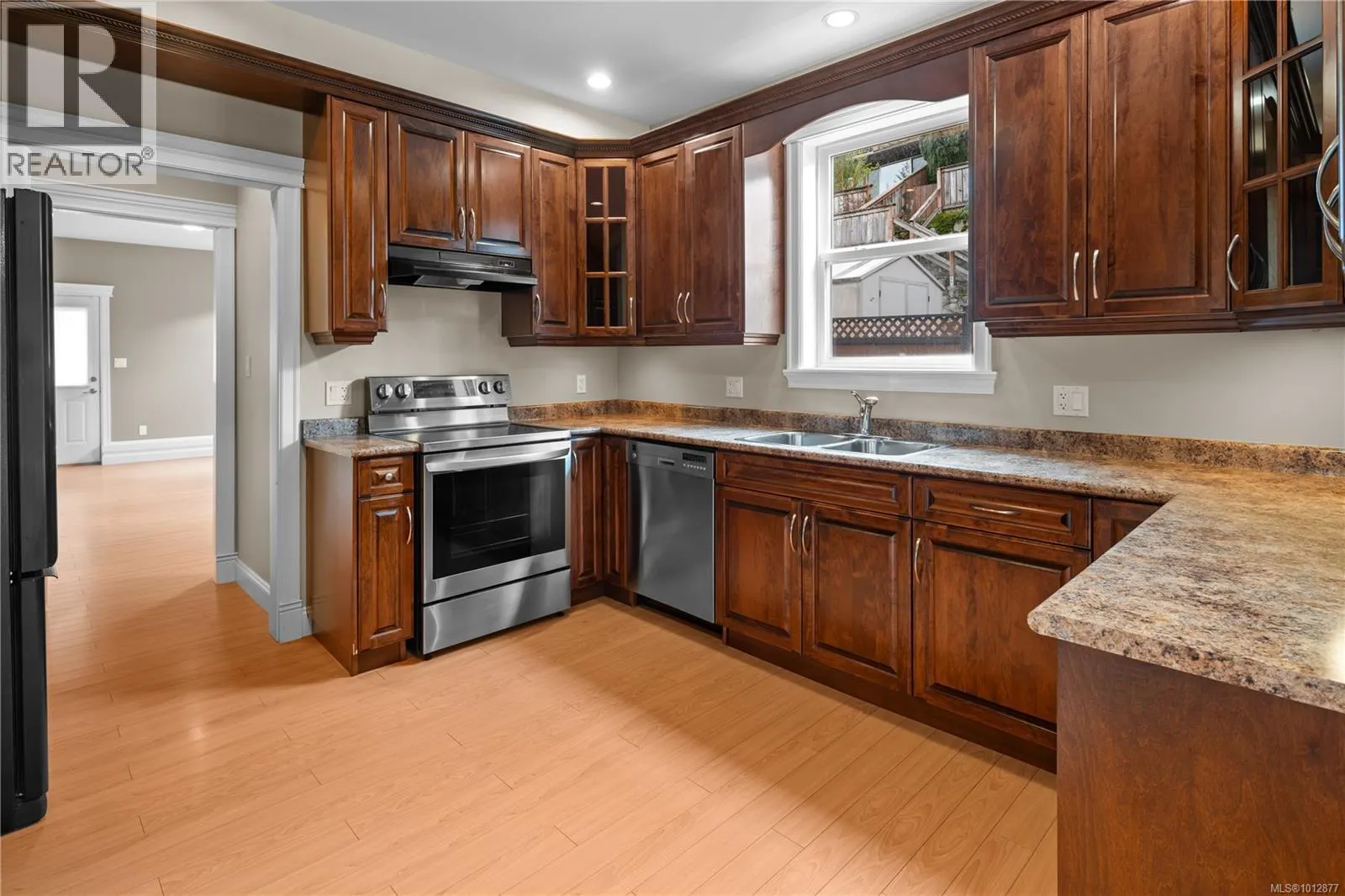 3261 Willshire Dr