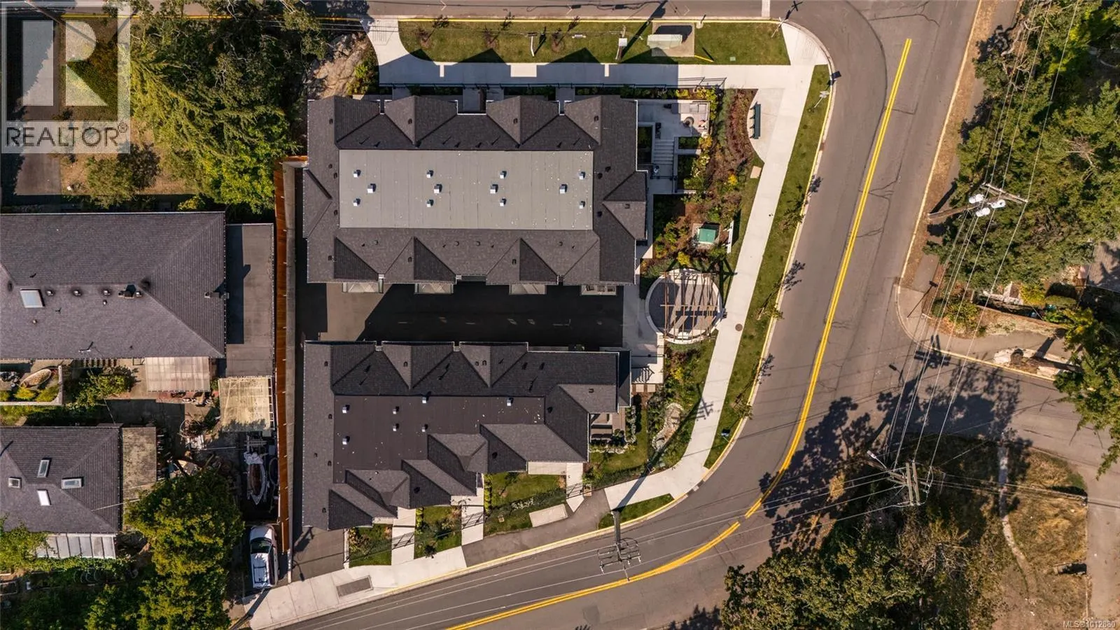 5 820 Dunsmuir Rd