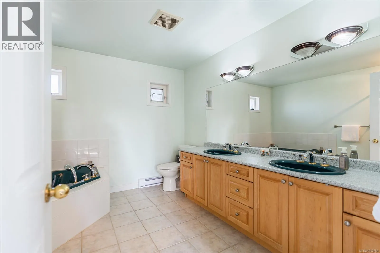 2234 Setchfield Ave