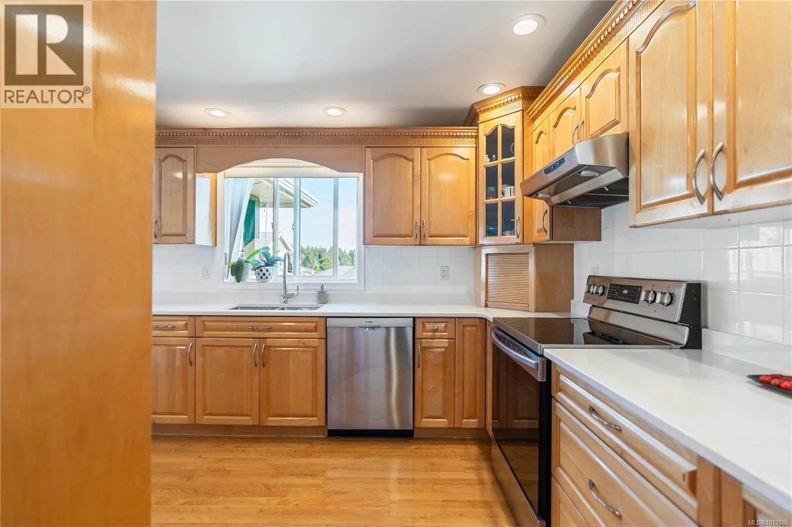 2234 Setchfield Ave