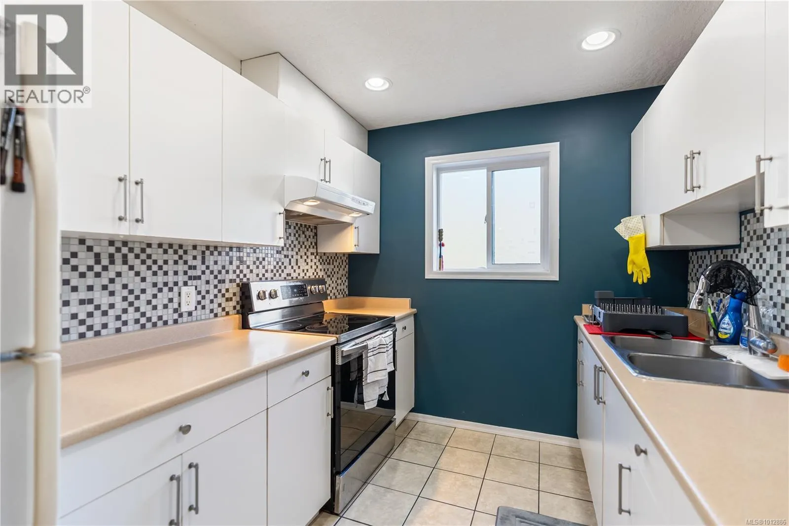 2234 Setchfield Ave