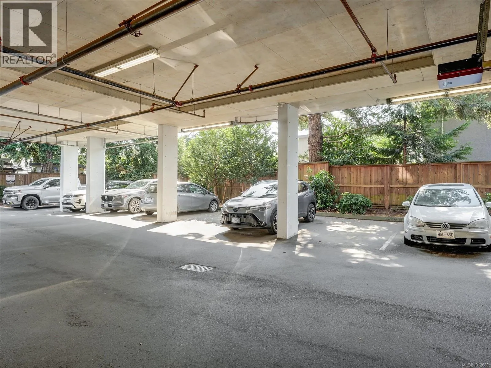 305 2717 Peatt Rd