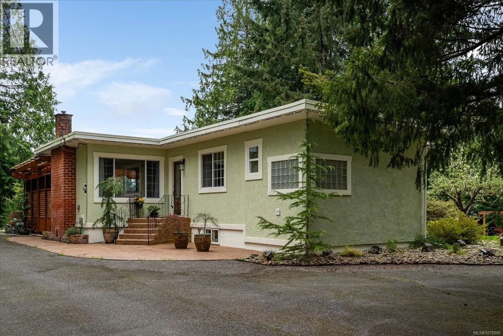 4800 Island Hwy W