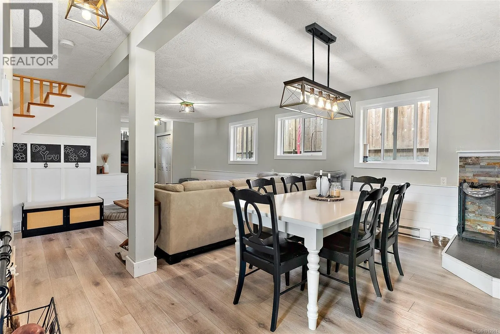 2123 Sarita Rd