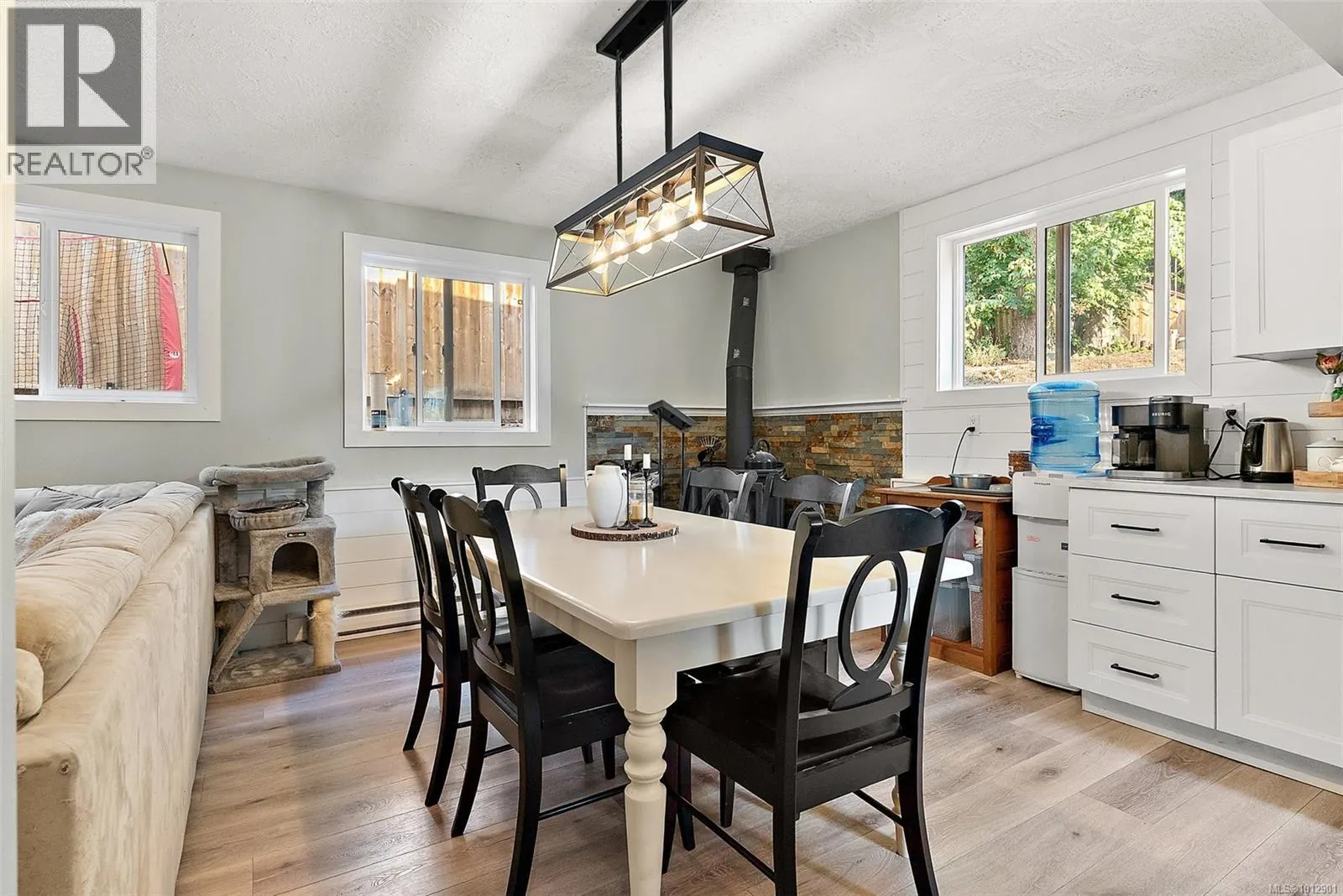 2123 Sarita Rd