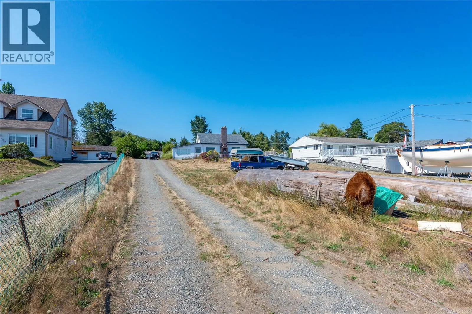 3956 island Hwy S
