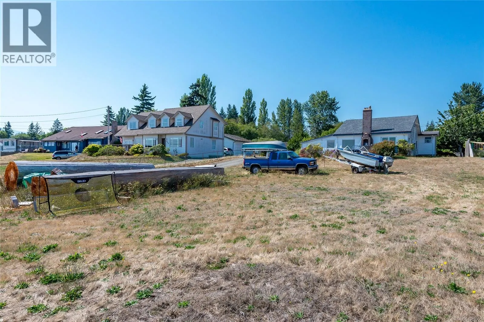 3956 island Hwy S