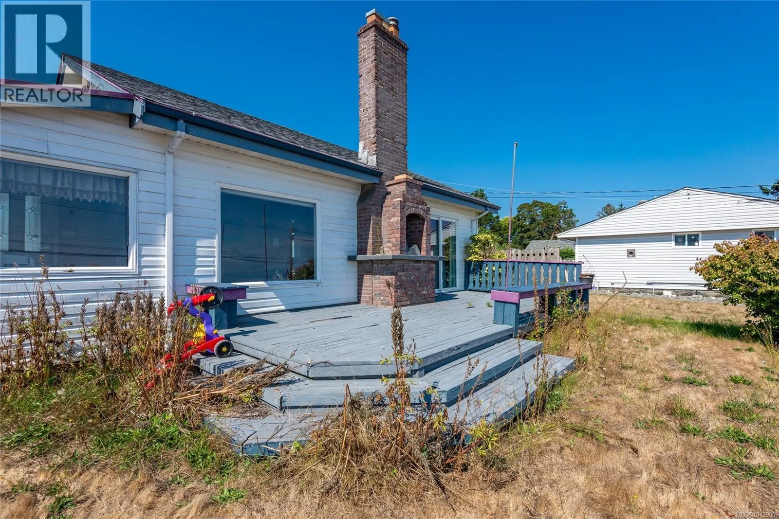 3956 island Hwy S
