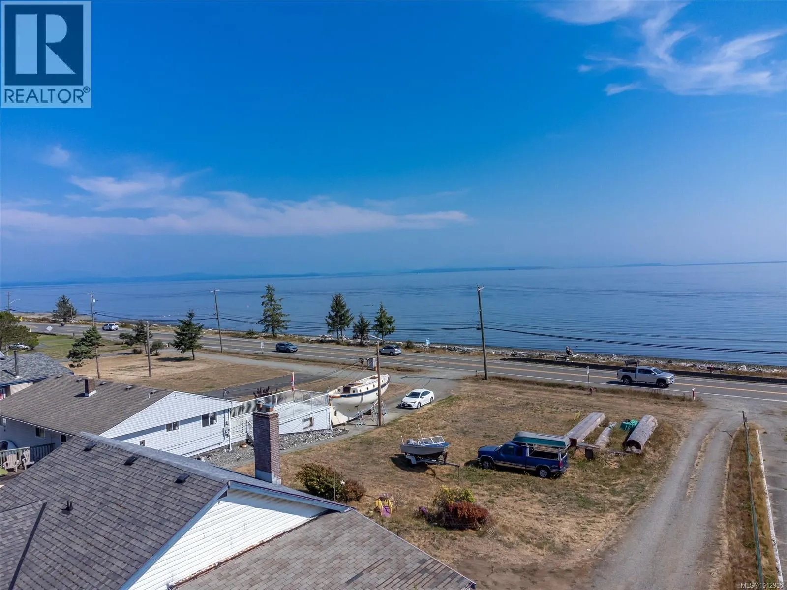 3956 island Hwy S