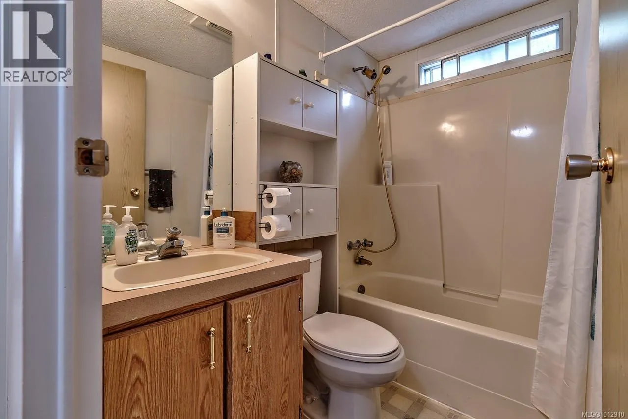 2320 Nanoose Rd