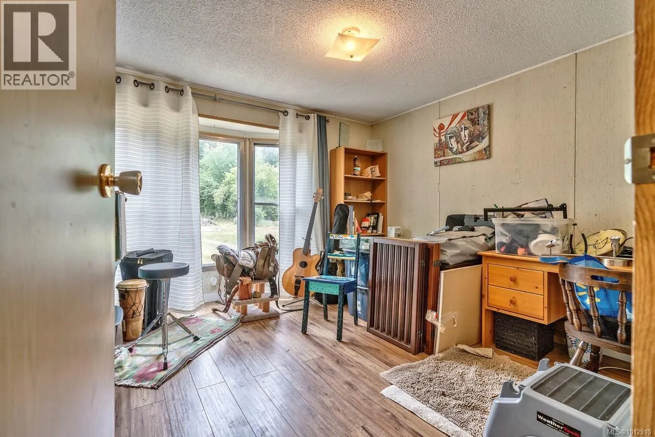 2320 Nanoose Rd