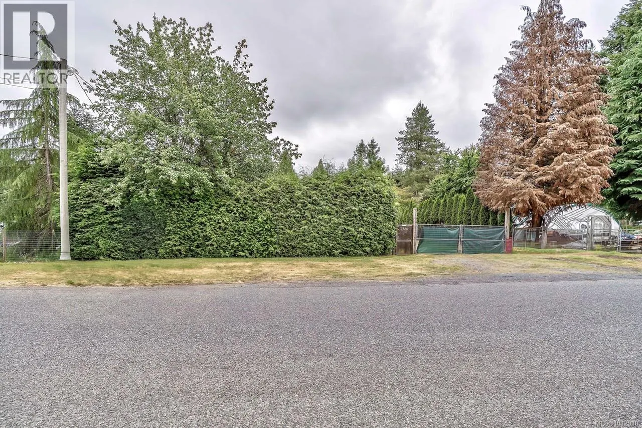 2320 Nanoose Rd