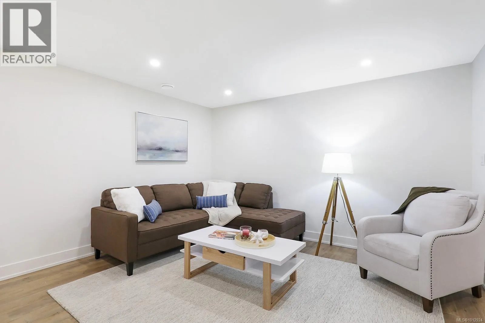 177 Sunningdale Rd E