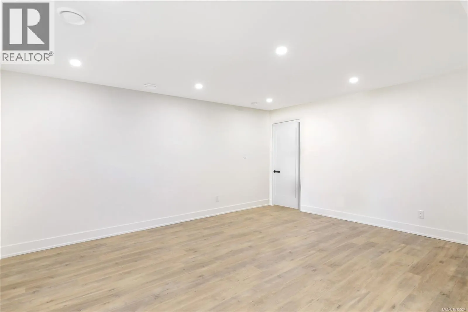 177 Sunningdale Rd E