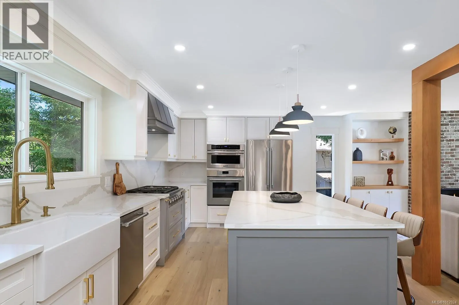 177 Sunningdale Rd E