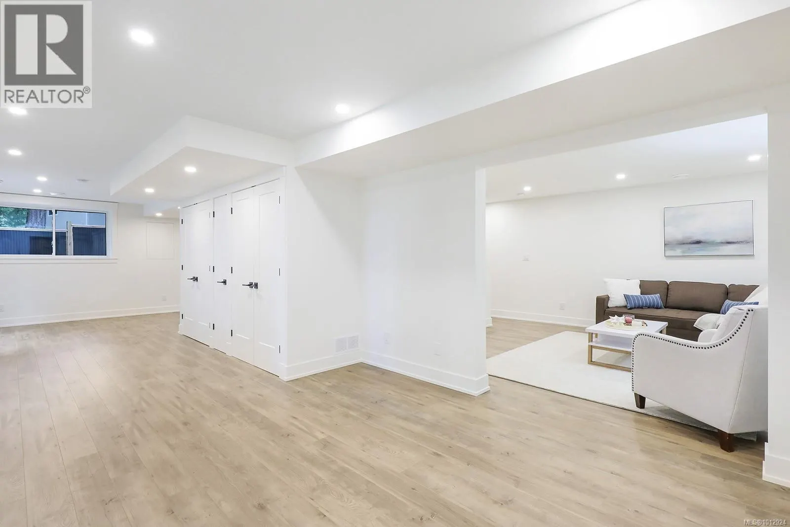 177 Sunningdale Rd E