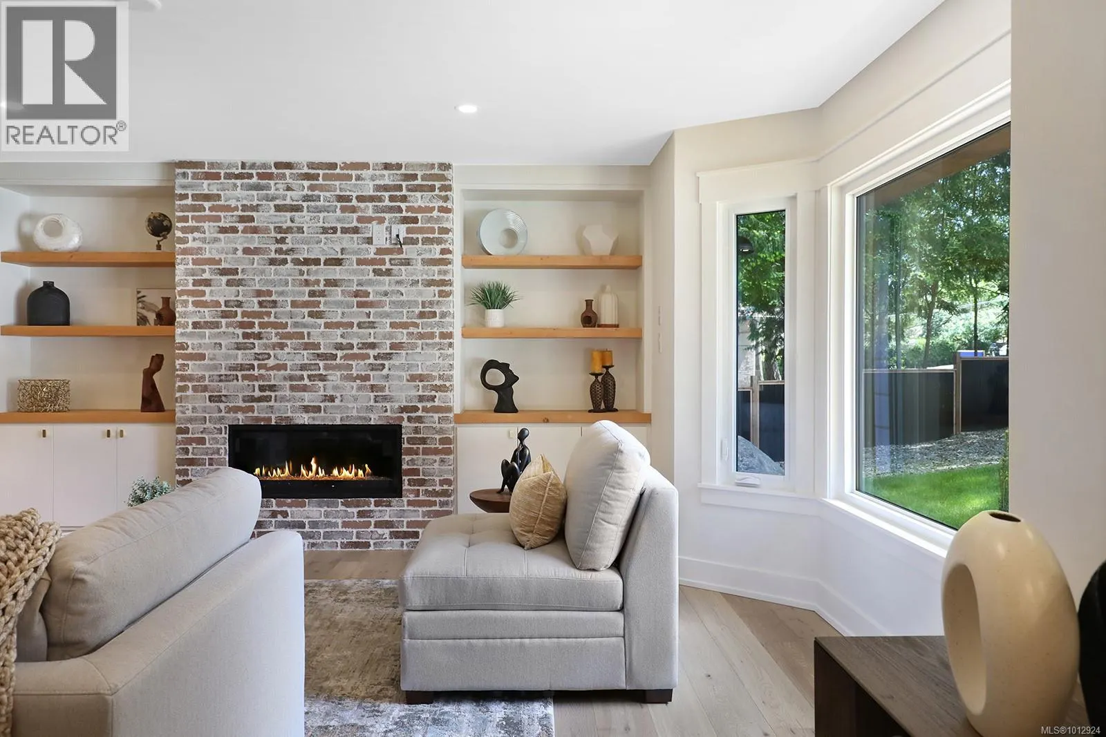 177 Sunningdale Rd E