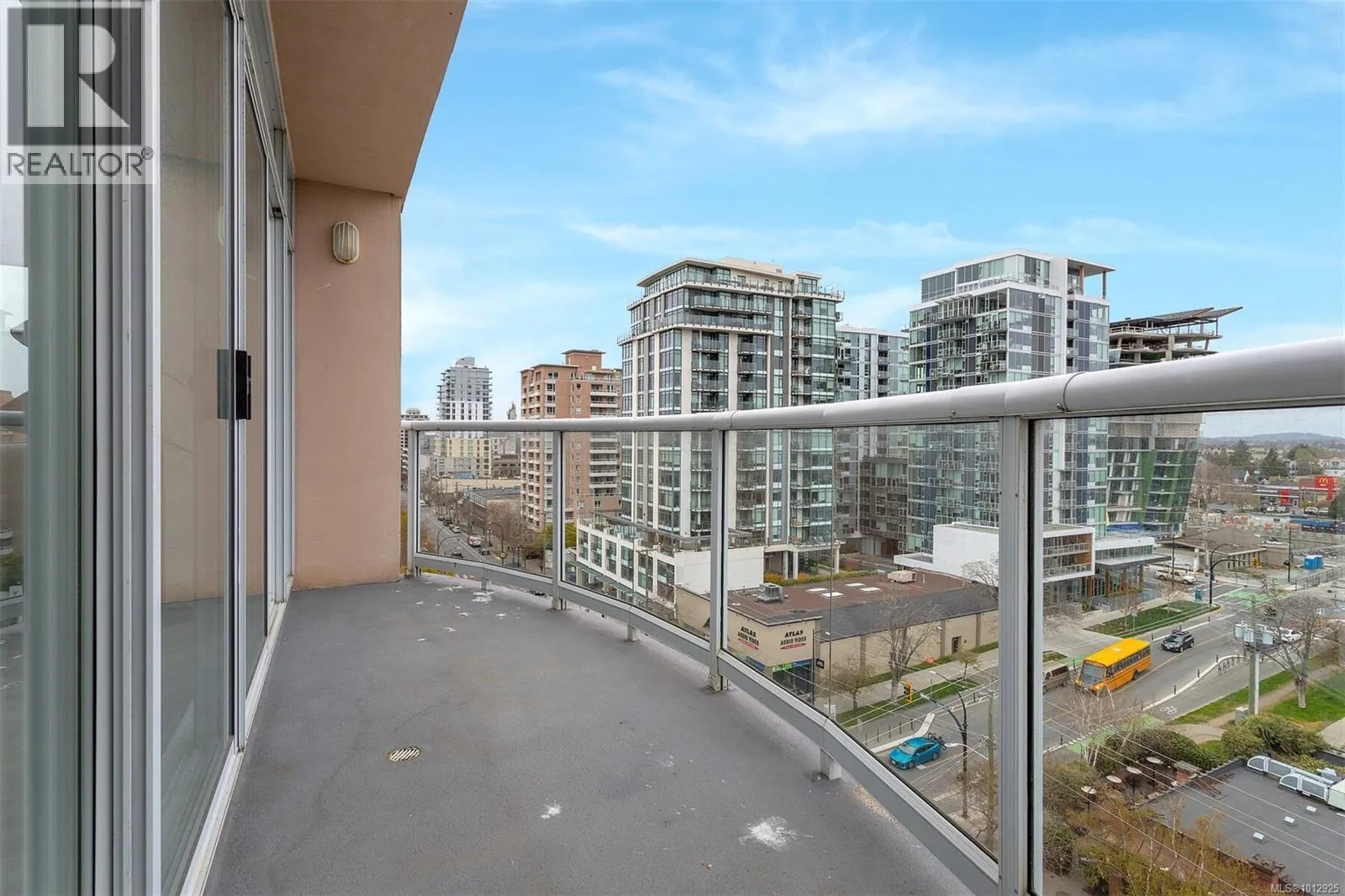 1102 1010 View St