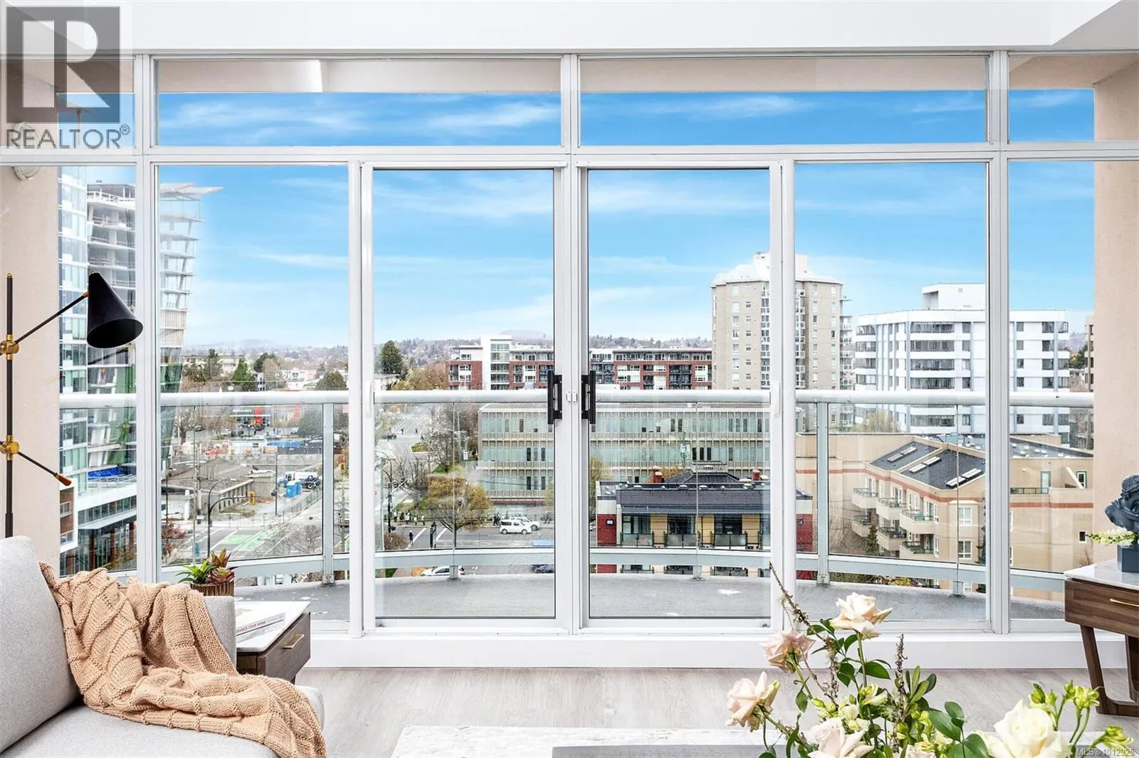 1102 1010 View St
