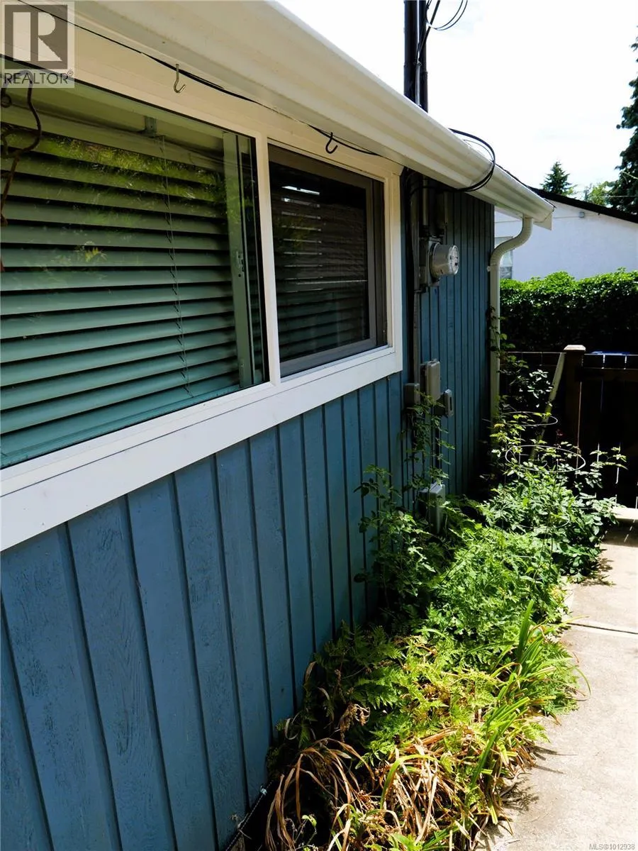 481 Lambert Ave