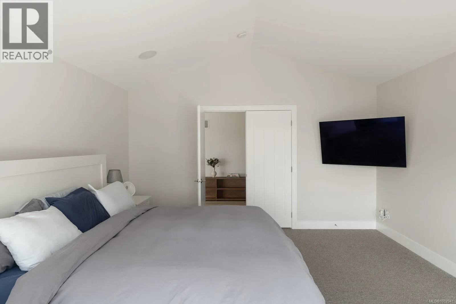 5335 Basinview Hts