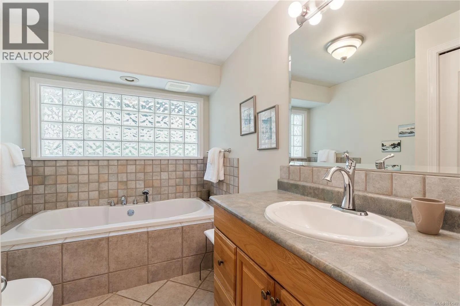 3817 Hammond Bay Rd